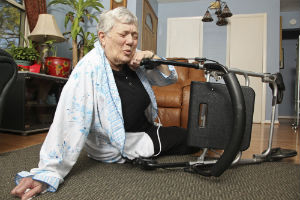 Falls Linked To Increased Auto Accident Risk In Seniors
